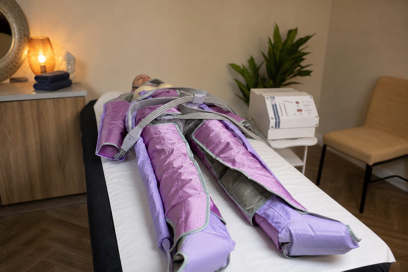 Lymphatic drainage massage suit in use at Hanbury Health, Milton Keynes